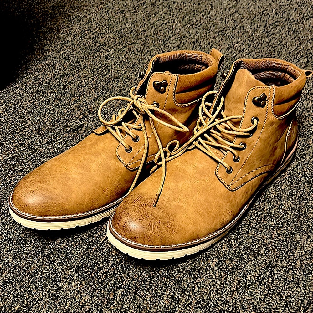 Men’s Vostey hiking boots